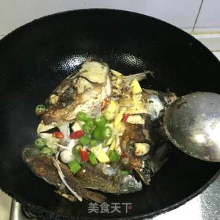 家常红烧鱼头的做法步骤：8