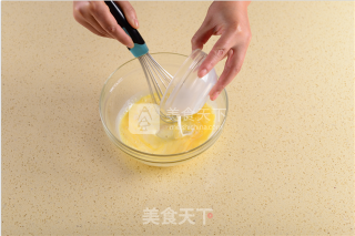 不能错过的美味|轻乳酪芝士蛋糕的做法步骤：2