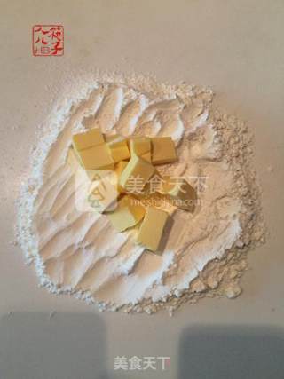来自那个浪漫之都的“我”---圣多诺黑香醍泡芙的做法步骤：4