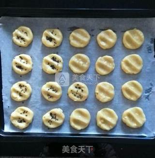 酥脆可口腰果饼干的做法步骤：6