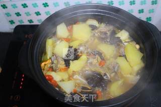 山药排骨枸杞滋补汤的做法步骤：9