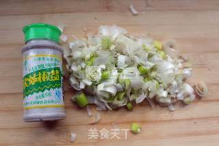 家常椒盐葱花饼的做法步骤：8