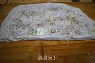 家常椒盐葱花饼的做法步骤：10