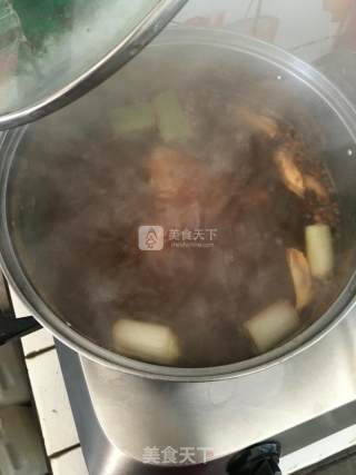 自制肉松的做法步骤：2