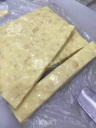 牛轧糖的做法步骤：7