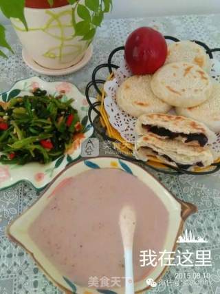 蓝莓馅烧饼by：普蓝高科蓝莓美食特约撰稿人的做法步骤：3
