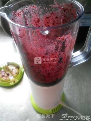蓝莓面条by：普蓝高科蓝莓美食特约撰稿人的做法步骤：1