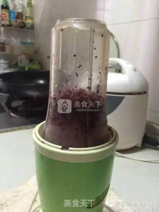 蓝莓摊饼by：普蓝高科蓝莓美食特约撰稿人的做法步骤：2