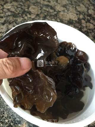 凉拌脆木耳的做法步骤：2