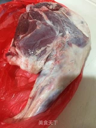 家庭版烤羊肉的做法步骤：1