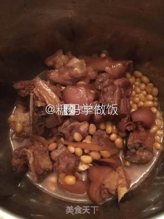 黄豆焖猪脚的做法步骤：7