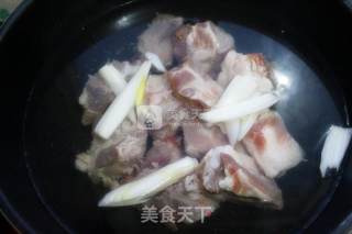 排骨海鲜豆腐汤的做法步骤：3