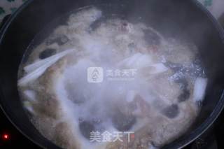 排骨海鲜豆腐汤的做法步骤：4