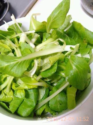 冻豆腐鱼丸汤的做法步骤：1