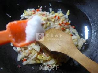 剁椒炒酸菜的做法步骤：5