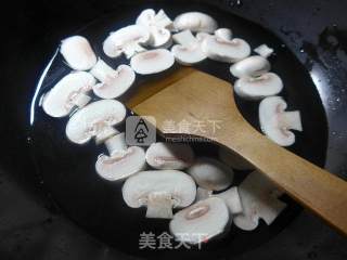 油条蘑菇汤的做法步骤：4
