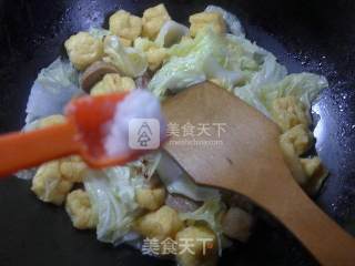 牛筋丸油豆腐煮白菜的做法步骤：7
