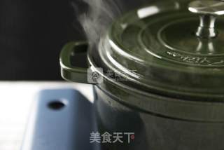 生抽鸡蛋一厨作铸铁锅版的做法步骤：2