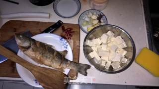 海鲈鱼烧豆腐的做法步骤：1