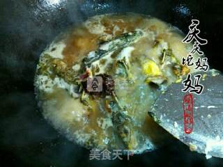 黄鸭叫鱼籽火锅的做法步骤：5