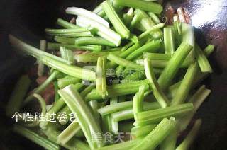 芹菜肉丝的做法步骤：5