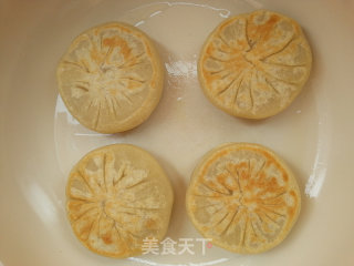酸菜猪肉馅饼的做法步骤：12