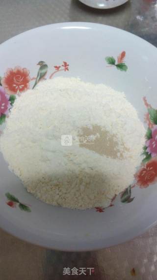 中种版花环汉堡的做法步骤：1