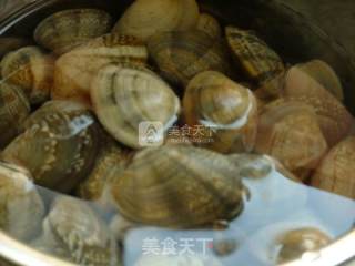 酱香花蚬子的做法步骤：1