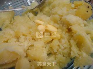 好吃到尖叫－－培根土豆泥卷的做法步骤：3