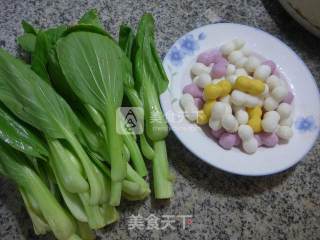 菜芯炒三色年糕果的做法步骤：1