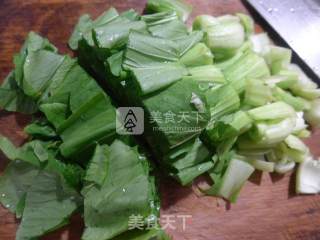 菜芯炒三色年糕果的做法步骤：3