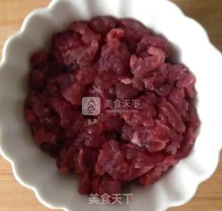 牛肉烧豆腐的做法步骤：1