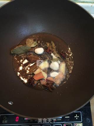 经典红烧肉的做法步骤：2