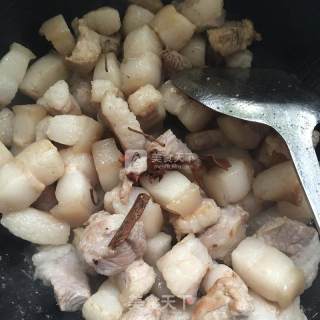 梅干菜红烧肉的做法步骤：3