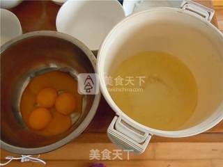 鲜奶戚风蛋糕的做法步骤：2