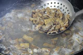 小炒腊猪肠的做法步骤：4