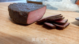 素炒血豆腐的做法步骤：1