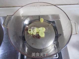 蹄花莲藕汤的做法步骤：3
