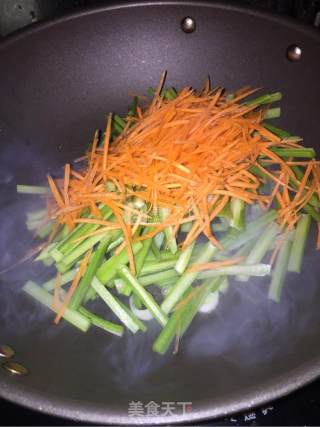 芹菜胡萝卜炒豆干的做法步骤：5