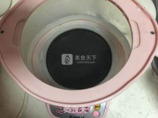 燕窝桃胶炖的做法步骤：4