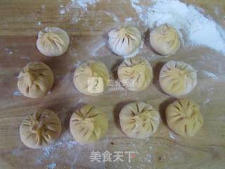 南瓜三鲜灌汤包的做法步骤：18
