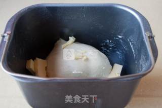 火腿芝士披萨面包的做法步骤：2