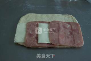 火腿芝士披萨面包的做法步骤：6