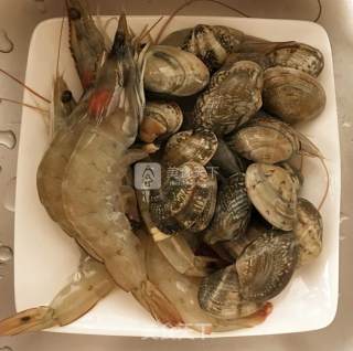 海鲜百叶包的做法步骤：1