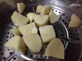土豆泥沙拉的做法步骤：2