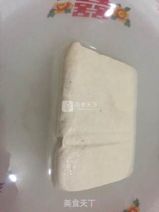 鱼头豆腐汤的做法步骤：1