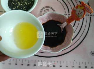 零厨艺版的红糖芝麻香薄饼的做法步骤：4