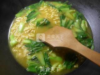 咖喱菜芯波纹面的做法步骤：7