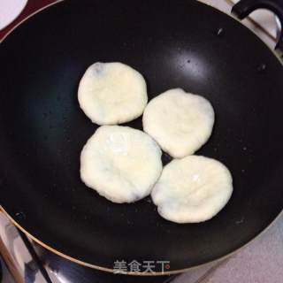 发面香菇肉煎饼的做法步骤：12