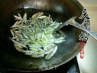 香酥小鱼的做法步骤：2